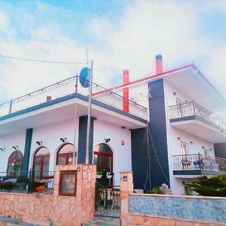 Villa Camellia Vrazná Kültér fotó